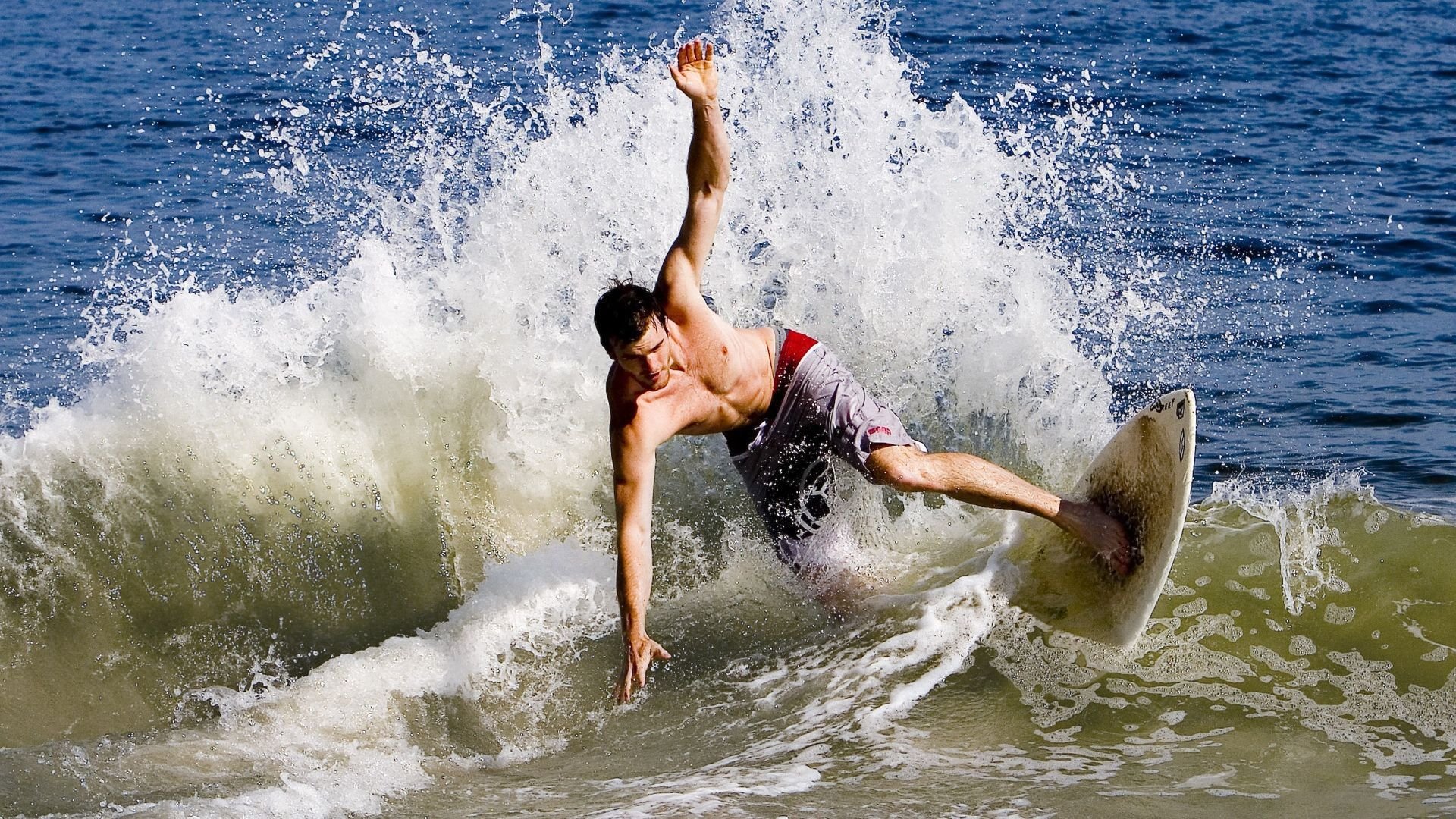 电竞与金融行业的合作共赢：投资理财，市场拓展，电竞产业与其他产业的融合